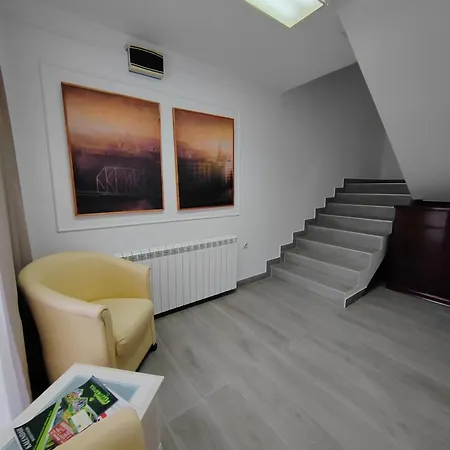 Apartmani, New Museum Apartmán *